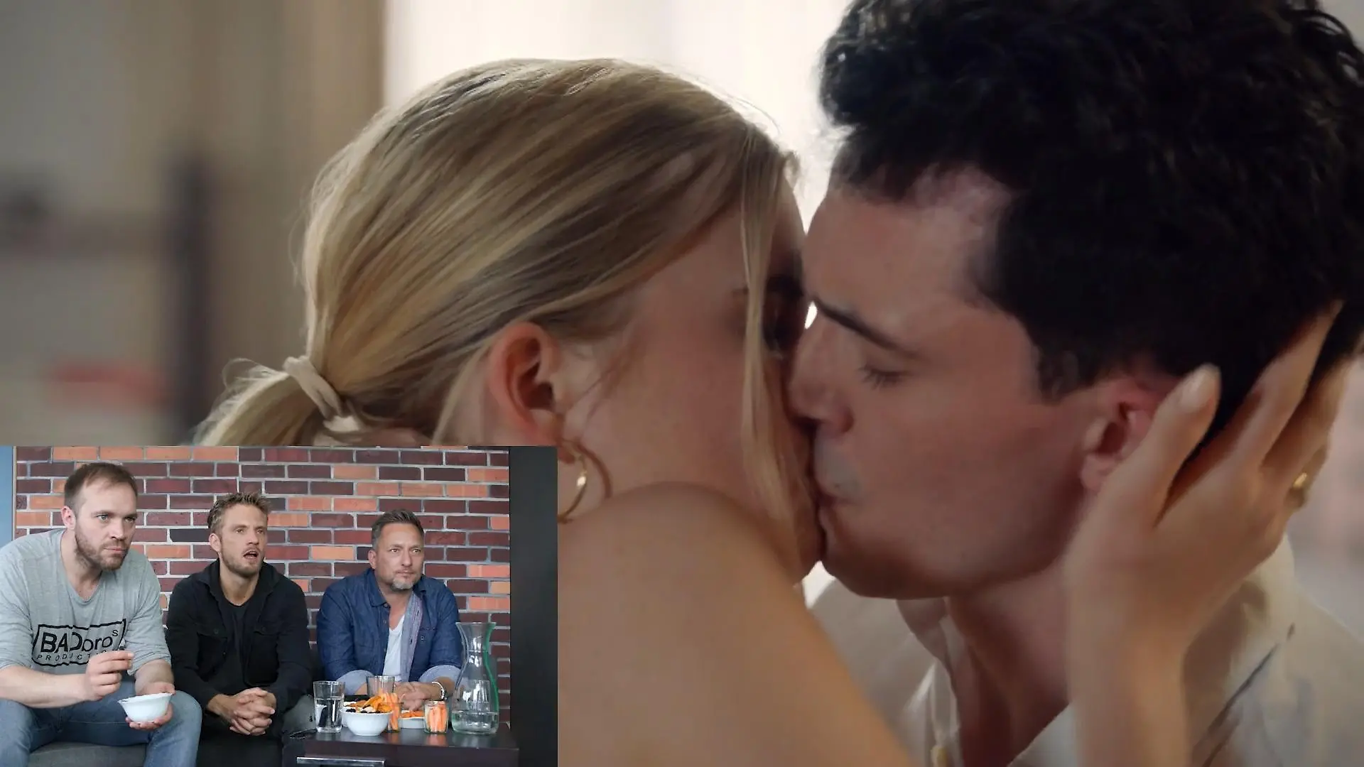 "Sex bahnt sich an!" GZSZ-Stars gucken ihre eigene Serie Highlight aus dem Livestream