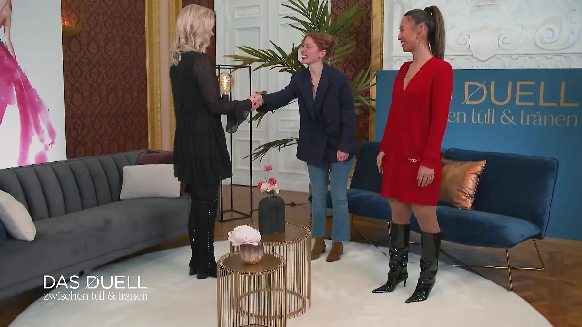 Victoria ist ausgefallene Bühnen-Outfits gewöhnt Bitte extravagant