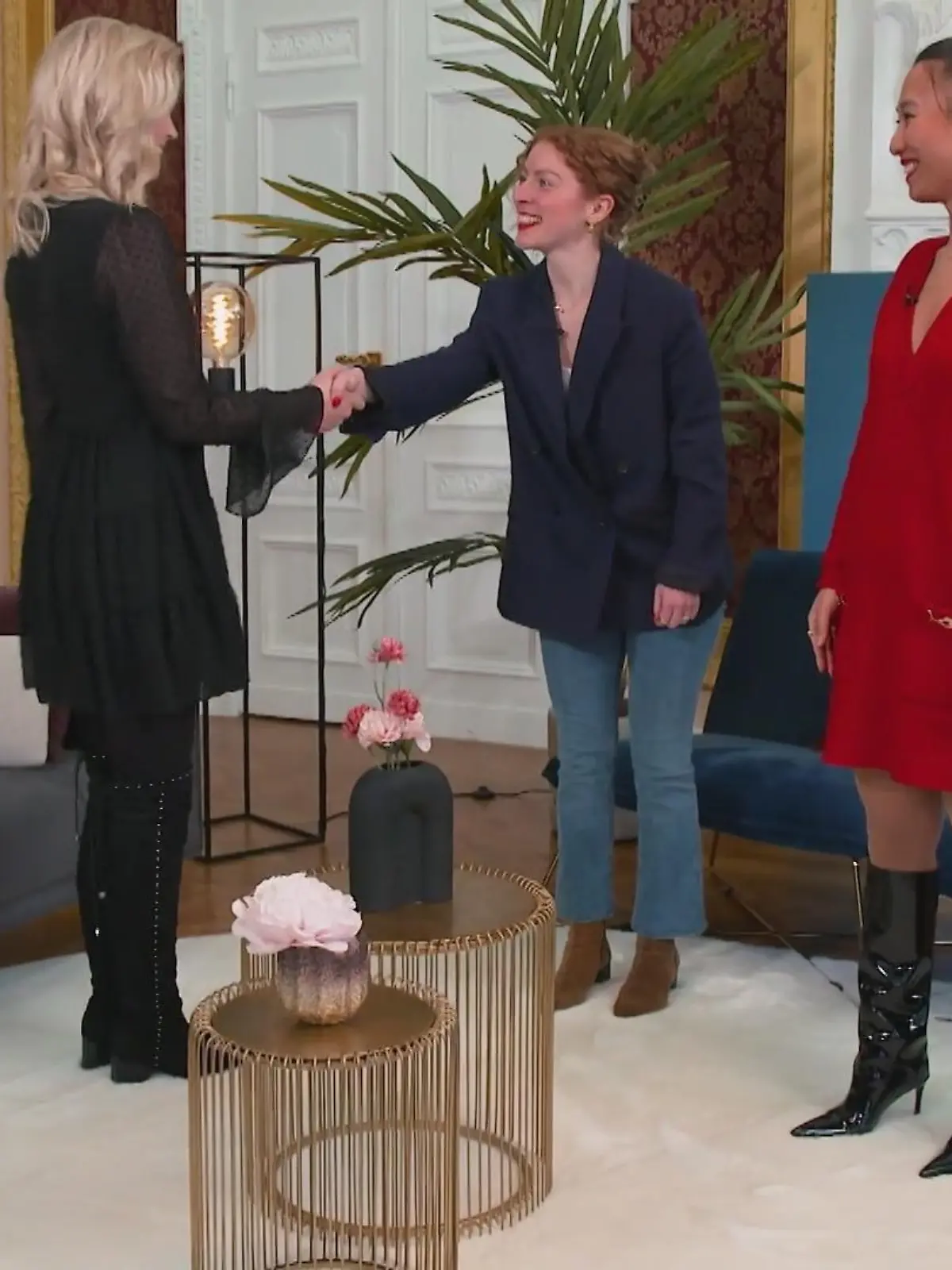 Bild zu: "Victoria ist ausgefallene Bühnen-Outfits gewöhnt"