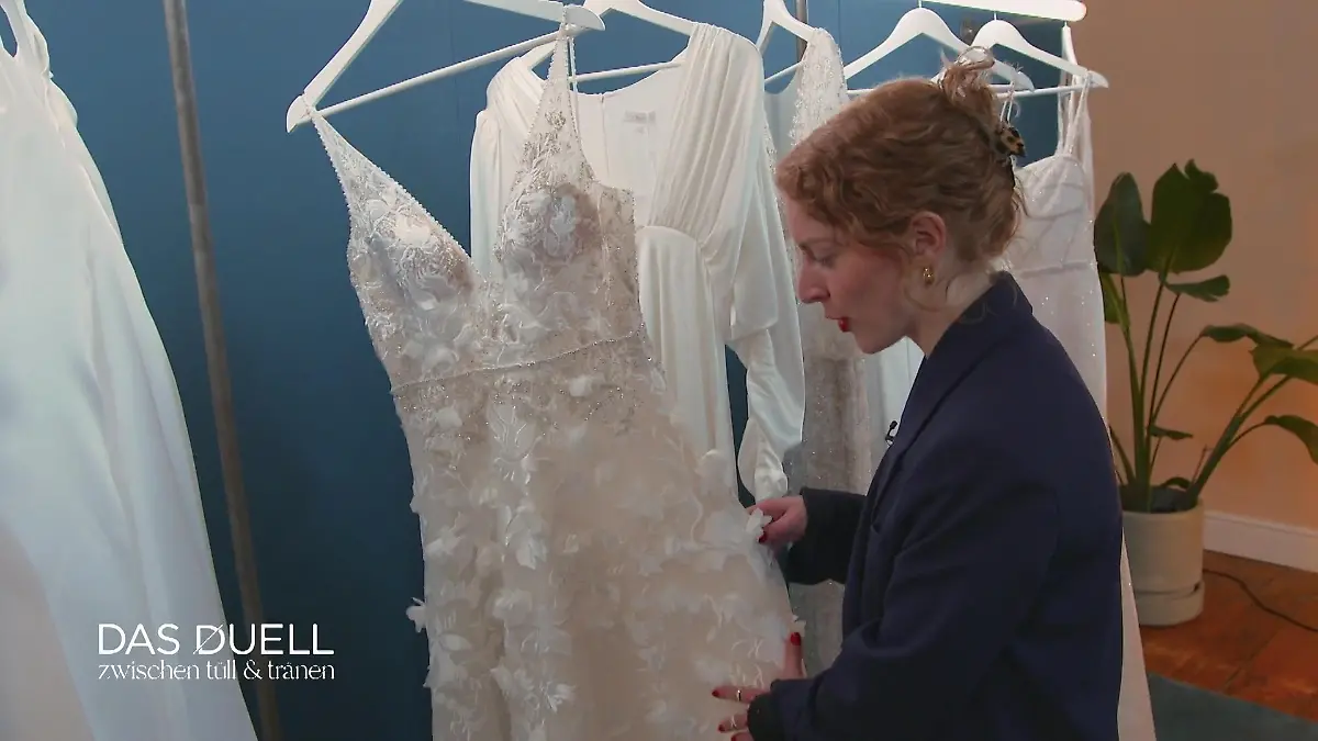 Claras Favoriten-Kleid - wird das gefährlich? 3D-Blumen
