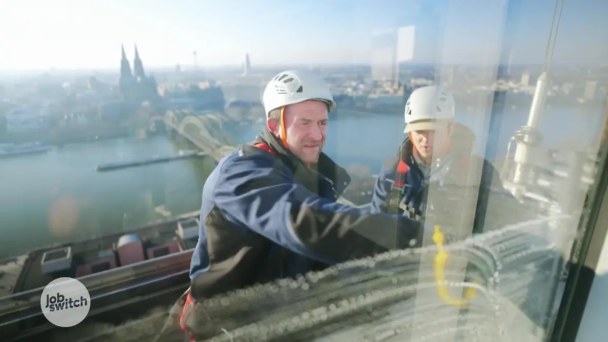 Paul auf Augenhöhe mit dem Kölner Dom In schwindelerregenden Höhen!