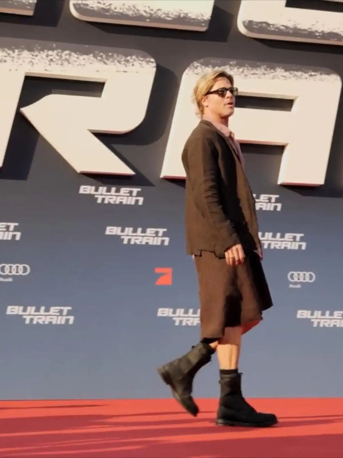 Bild zu: "Brad is back!"