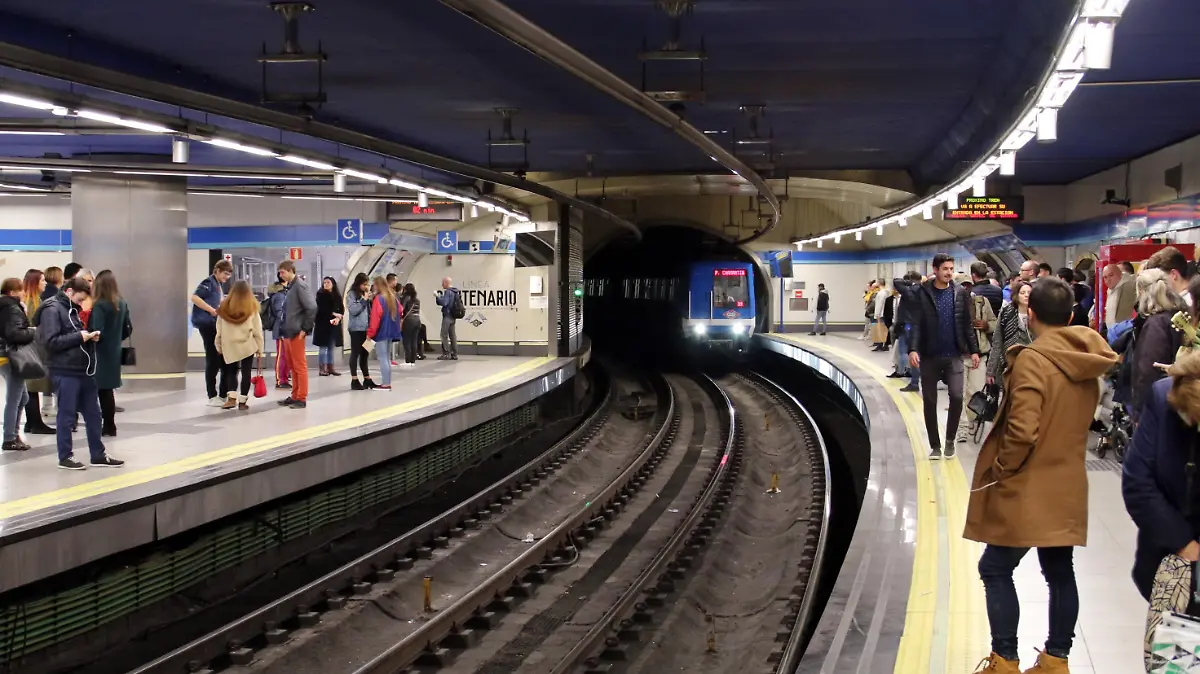 Madrid, Spain; 11 01 2018. Subway tracks and platform of line 1 (light blue line).