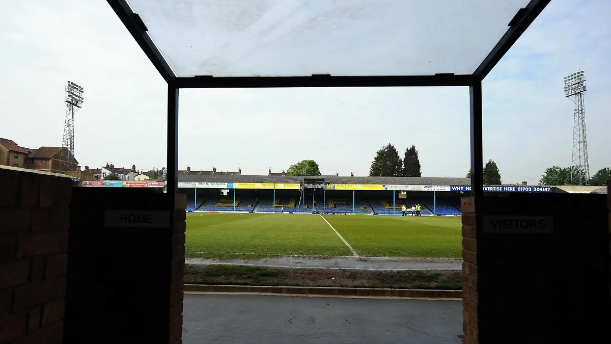 Mandatory Credit: Photo by Robin Parker/BPI/Shutterstock 3761745c A general view of the Roots Hall Stadium, home of Southend United FC Sky Bet League 2 2013/14, Playoffs, Semi Finals, Second Leg, Southend United v Burton Albion, Roots Hall Southend, GB - 17 May 2014 EDITORIAL USE ONLY No use with unauthorised audio, video, data, fixture lists outside the EU, club/league logos or live services. Online in-match use limited to 45 images 15 in extra time. No use to emulate moving images. No use in betting, games or single club/league/player publications/services. Sky Bet League 2 2013/14, Playoffs, Semi Finals, Second Leg, Southend United v Burton Albion, Roots Hall Southend, GB - 17 May 2014 EDITORIAL USE ONLY No use with unauthorised audio, video, data, fixture lists outside the EU, club/league logos or live services. Online in-match use limited to 45 images 15 in extra time. No use to emulate moving images. No use in betting, games or PUBLICATIONxINxGERxSUIxAUTXHUNxGRExMLTxCYPxROMxBULxUAExKSAxONLY Copyright: xRobinxParker/BPI/Shutterstockx 3761745c