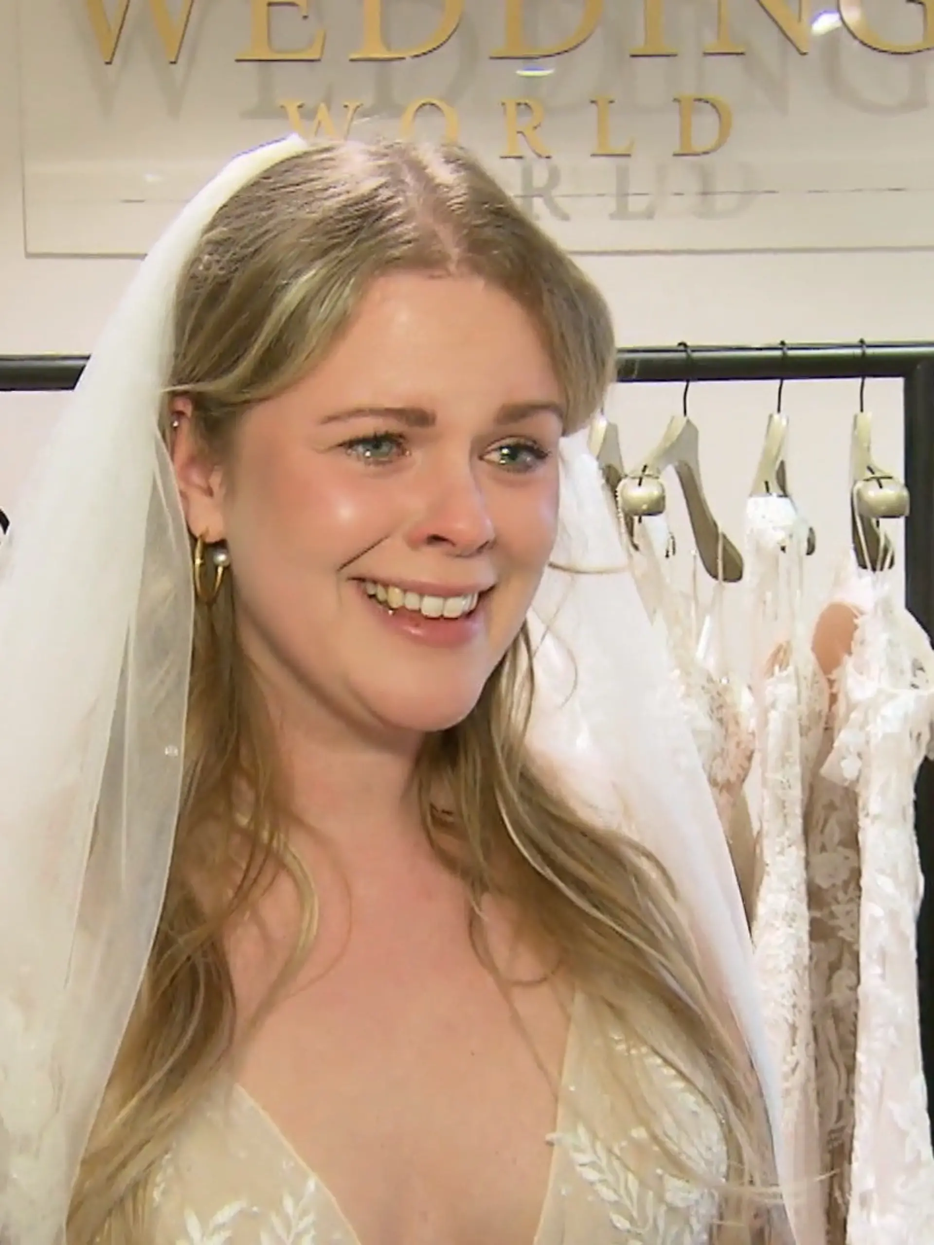 Bild zu: "Bei Isabel kullern die Brauttränen"