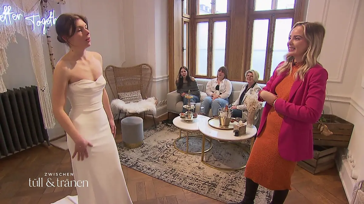 "Ein emotionaler Wendepunkt wäre jetzt mal angebracht" Findet sie ihr Kleid?