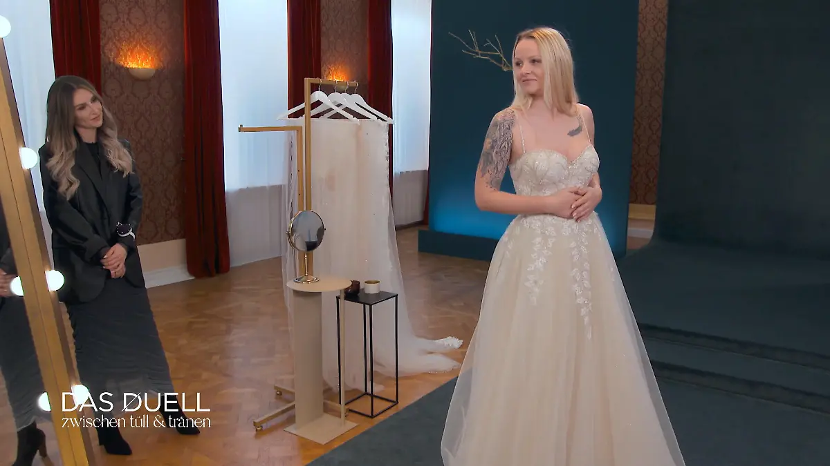 "Schönes Kleid, aber es wirkt nicht" Skeptisch beim 2. Kleid