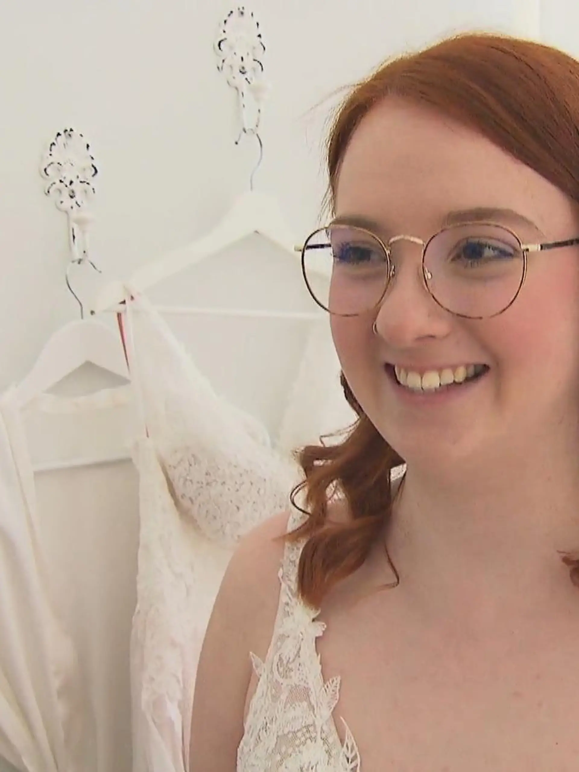 Bild zu: "Zweite Chance für Hanna: Gefällt ihr das Kleid?"