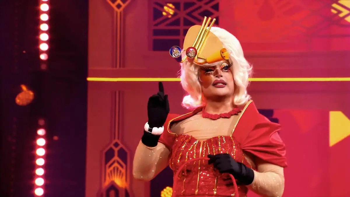Drag Queen Sükrü Pehlivan pfeift auf Schokolade "Boobie Gold" bei "Viva la Diva"