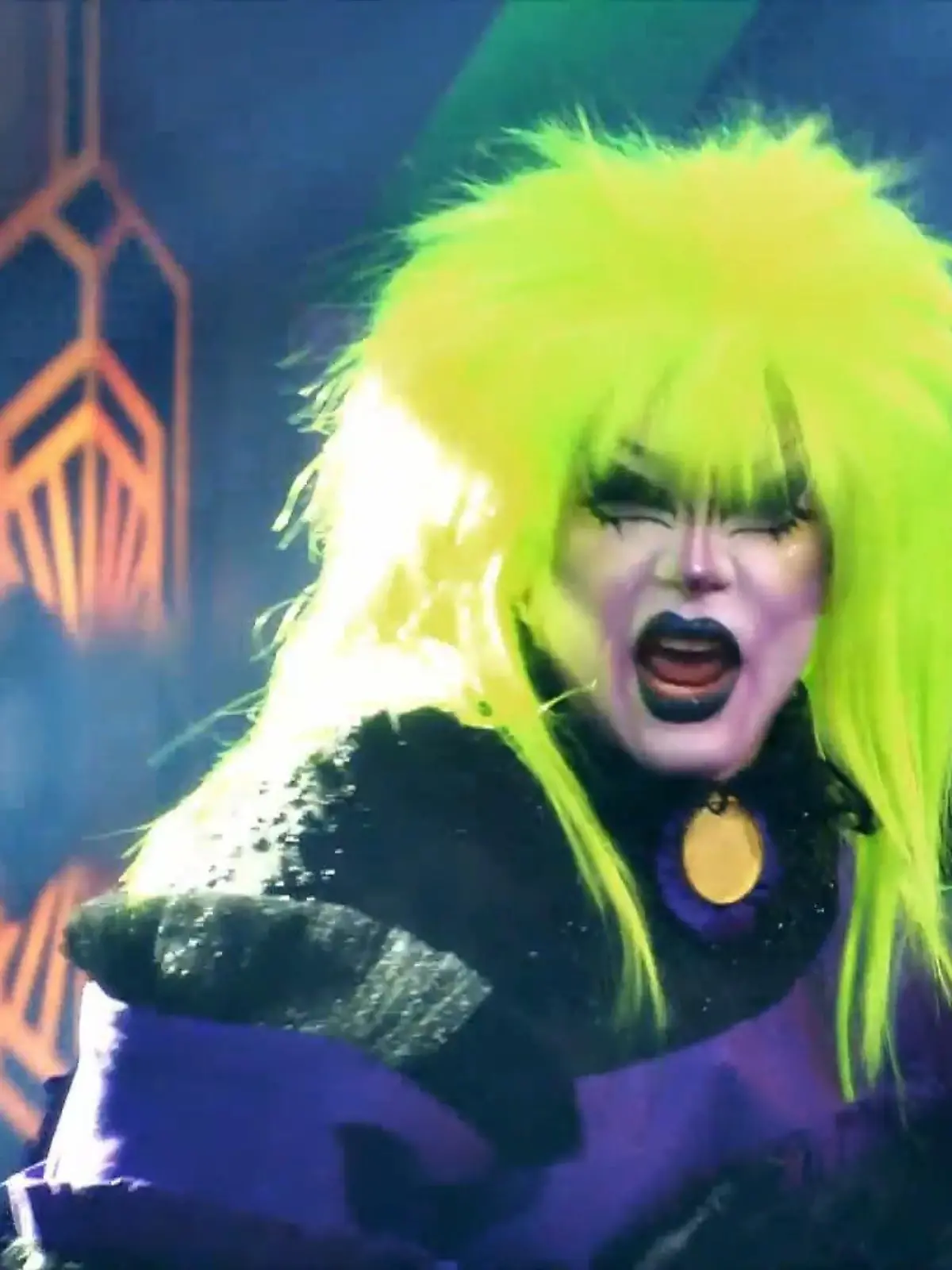 Bild zu: "Drag Queen "Victoria Mad" bringt die Bude zum Kochen"