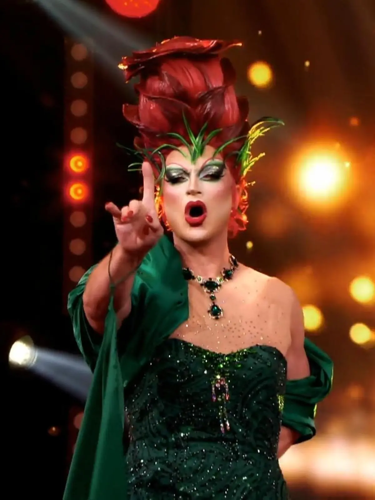 Bild zu: "Drag Queen "Hydra" holt alle von den Stühlen"