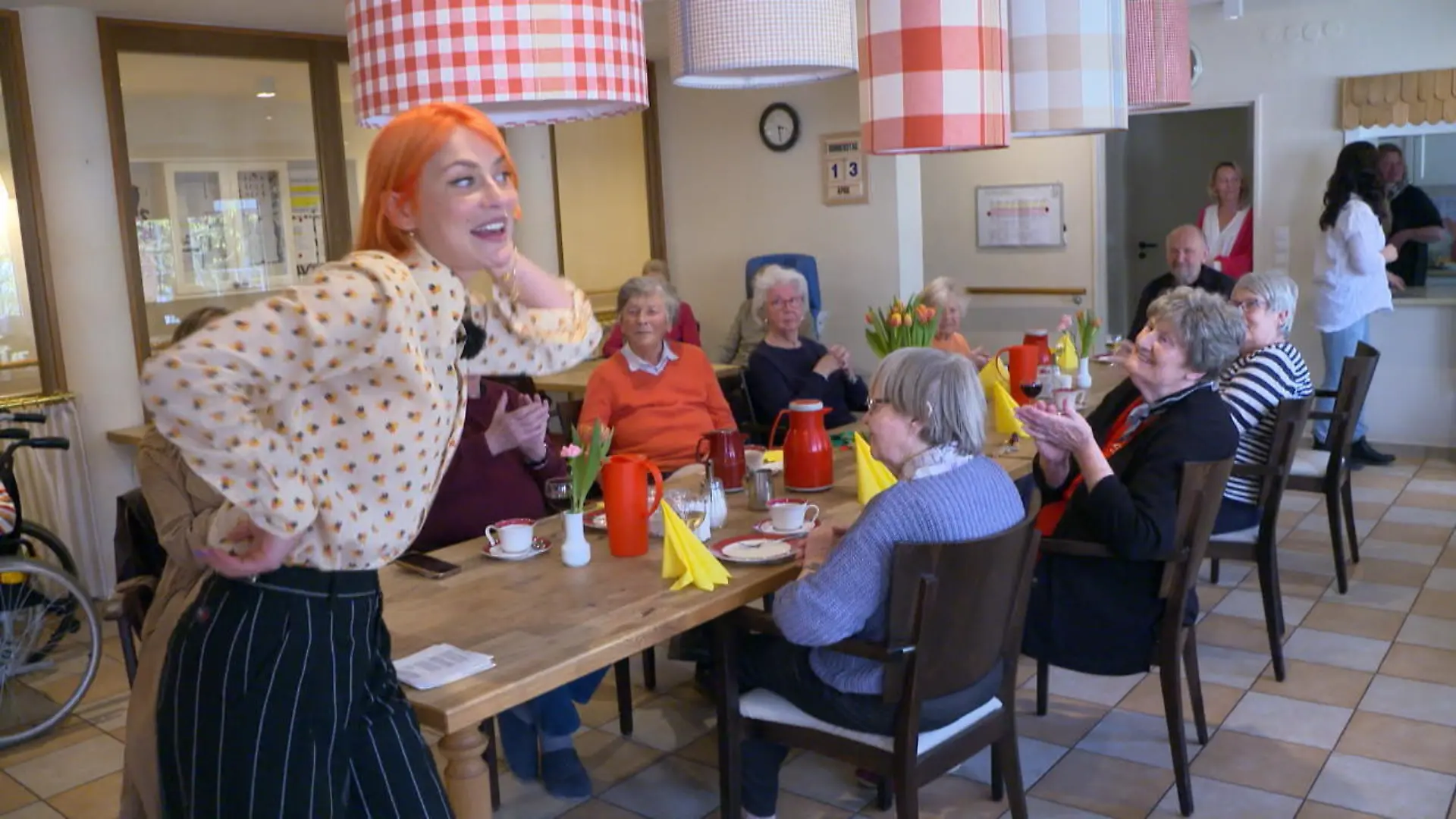 Alli Neumann singt im Seniorenheim Zurück zu den Wurzeln