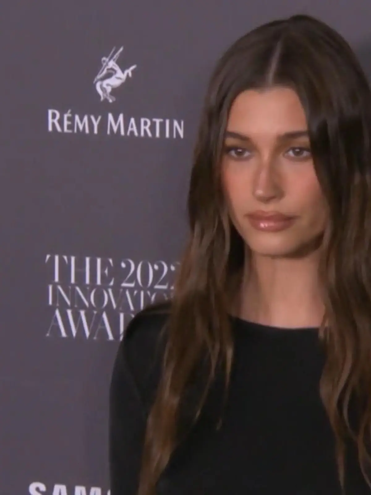 Bild zu: "Hailey Bieber: „Ich habe Angst, Mutter zu werden“"