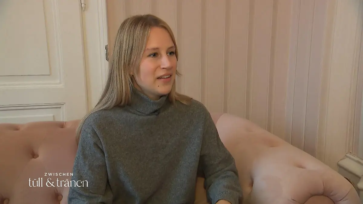 Polizistin Lena möchte bei ihrer Hochzeit sexy sein! Ohne Dress-Code