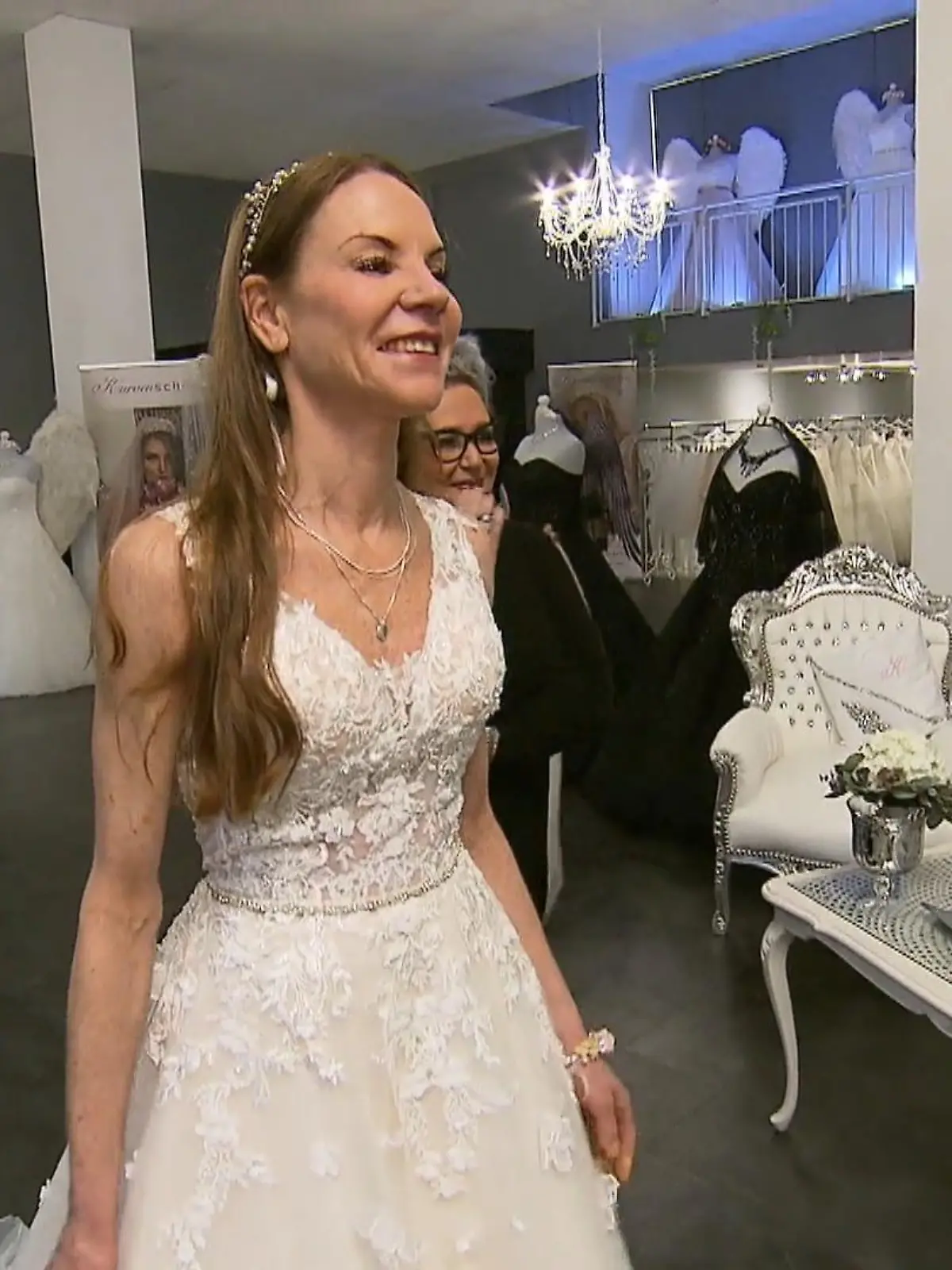 Bild zu: "Elfengleich und schlicht - mit Glitzer?"