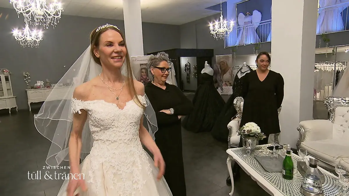 Wird Simone sich entscheiden können? Ihr gefällt alles!