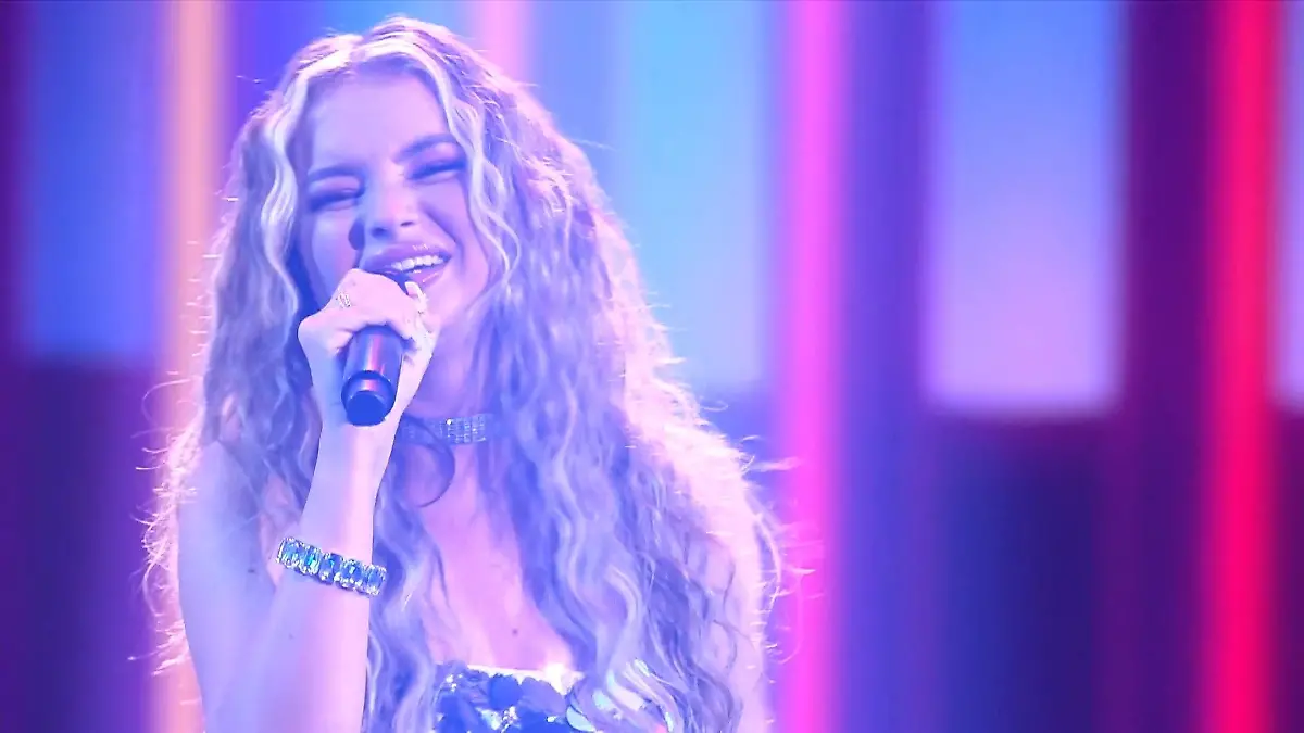 Kandidatin Monika Gajek macht die Jury-Mädels stolz DSDS-Finalsong "Deep End"