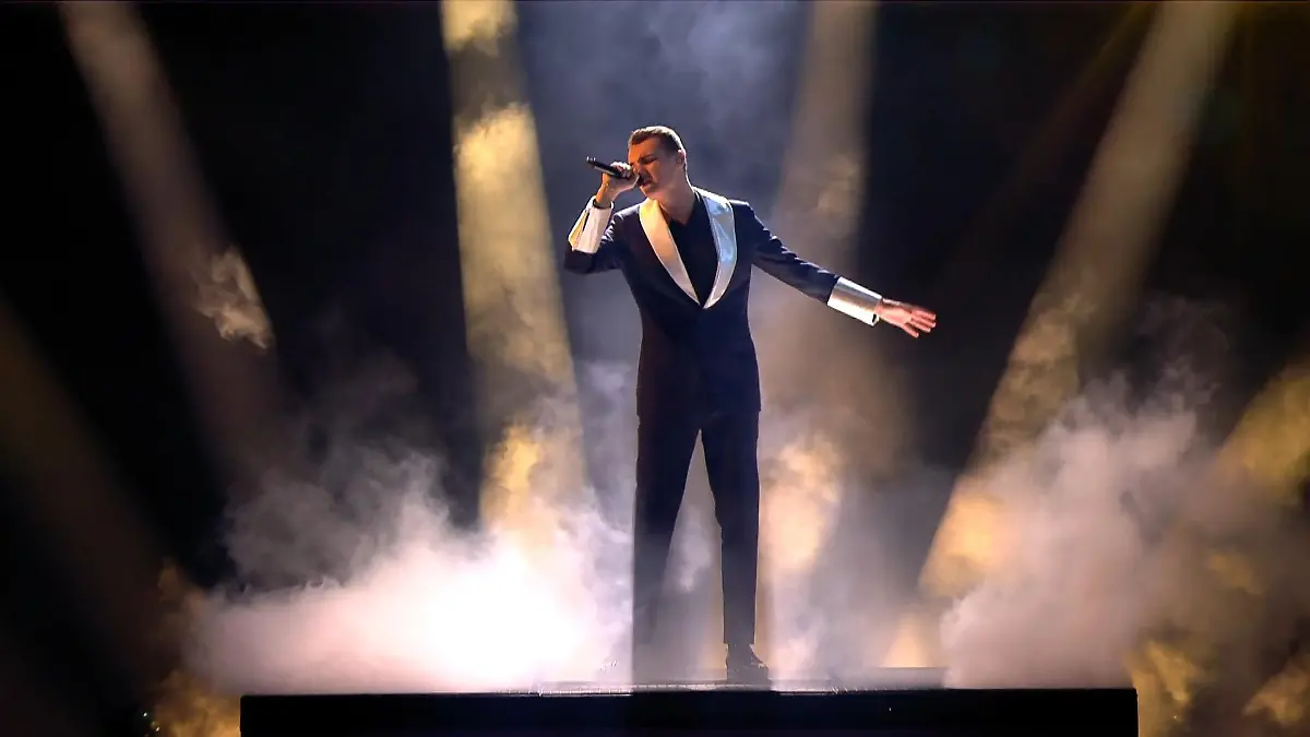 Lorent Berisha überzeugt mit "Lay Me Down" Ist Lorent der deutsche Sam Smith?