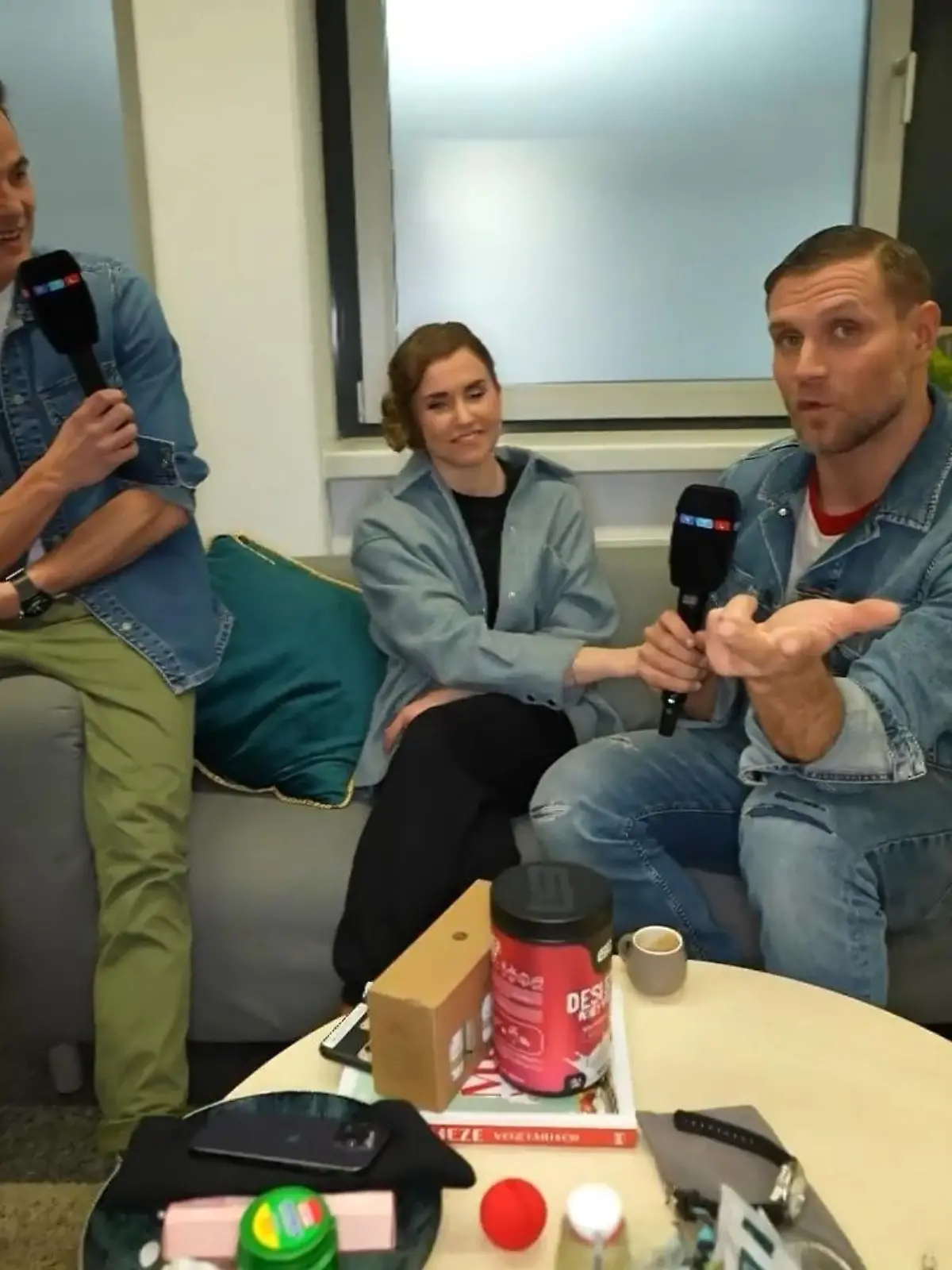 Bild zu: "Party im "Let's Dance"-Backstageraum"