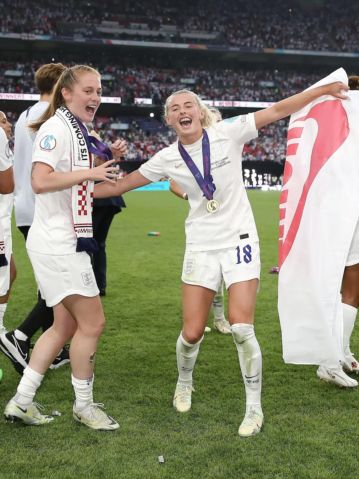  Mandatory Credit: Photo by Michael Zemanek/Shutterstock 13055339dl Chloe Kelly of England celebrates England v Germany, Womens UEFA European Championship, EM, Europameisterschaft Final, Football, Wembley Stadium, London, UK - 31 Jul 2022 England v Germany, Womens UEFA European Championship, Final, Football, Wembley Stadium, London, UK - 31 Jul 2022 PUBLICATIONxINxGERxSUIxAUTXHUNxGRExMLTxCYPxROMxBULxUAExKSAxONLY Copyright: xMichaelxZemanek/Shutterstockx 13055339dl