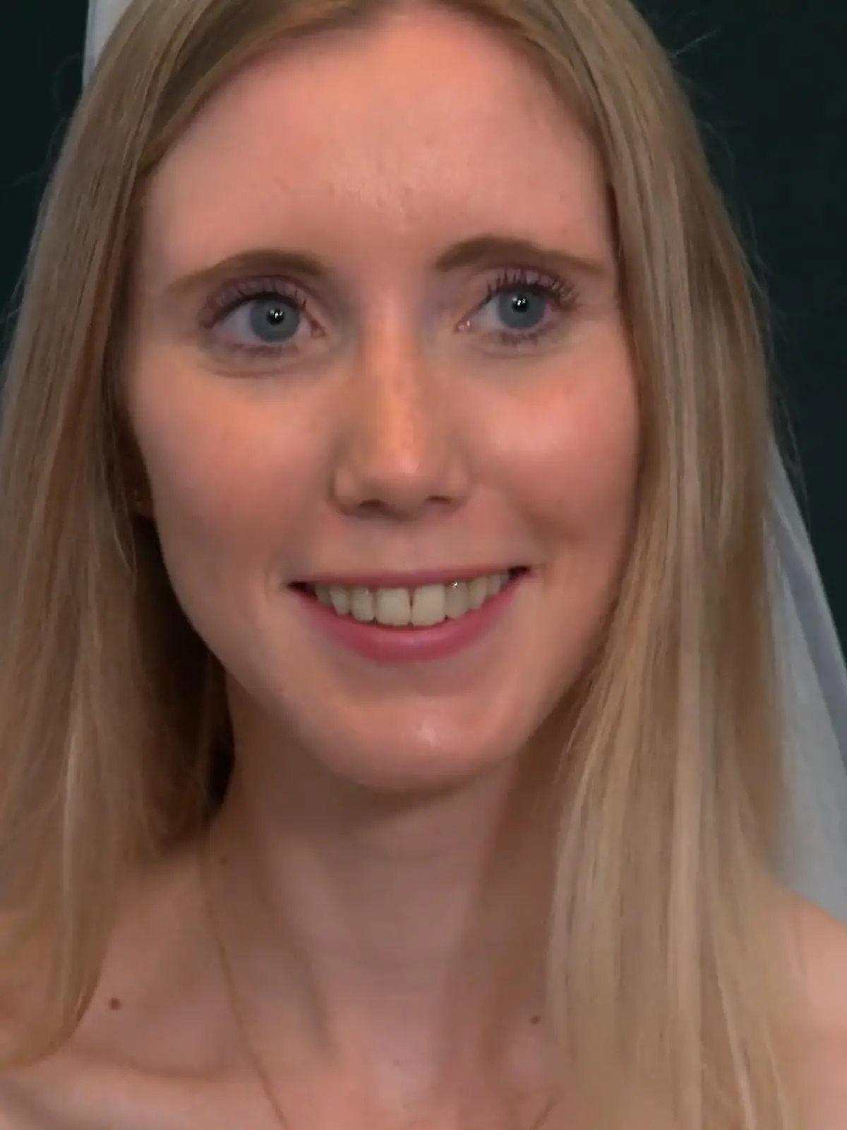 Bild zu: "Kriegt Kira etwa Schmetterlinge im Bauch?"