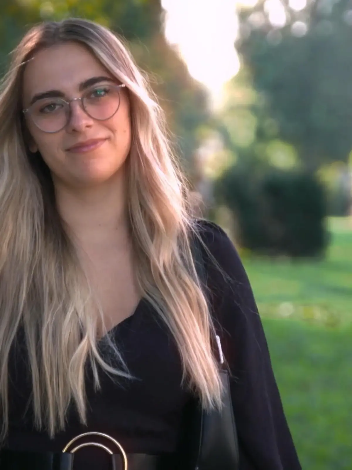 Bild zu: "Wer findet das perfekte Brautkleid für Lara-Marie?"