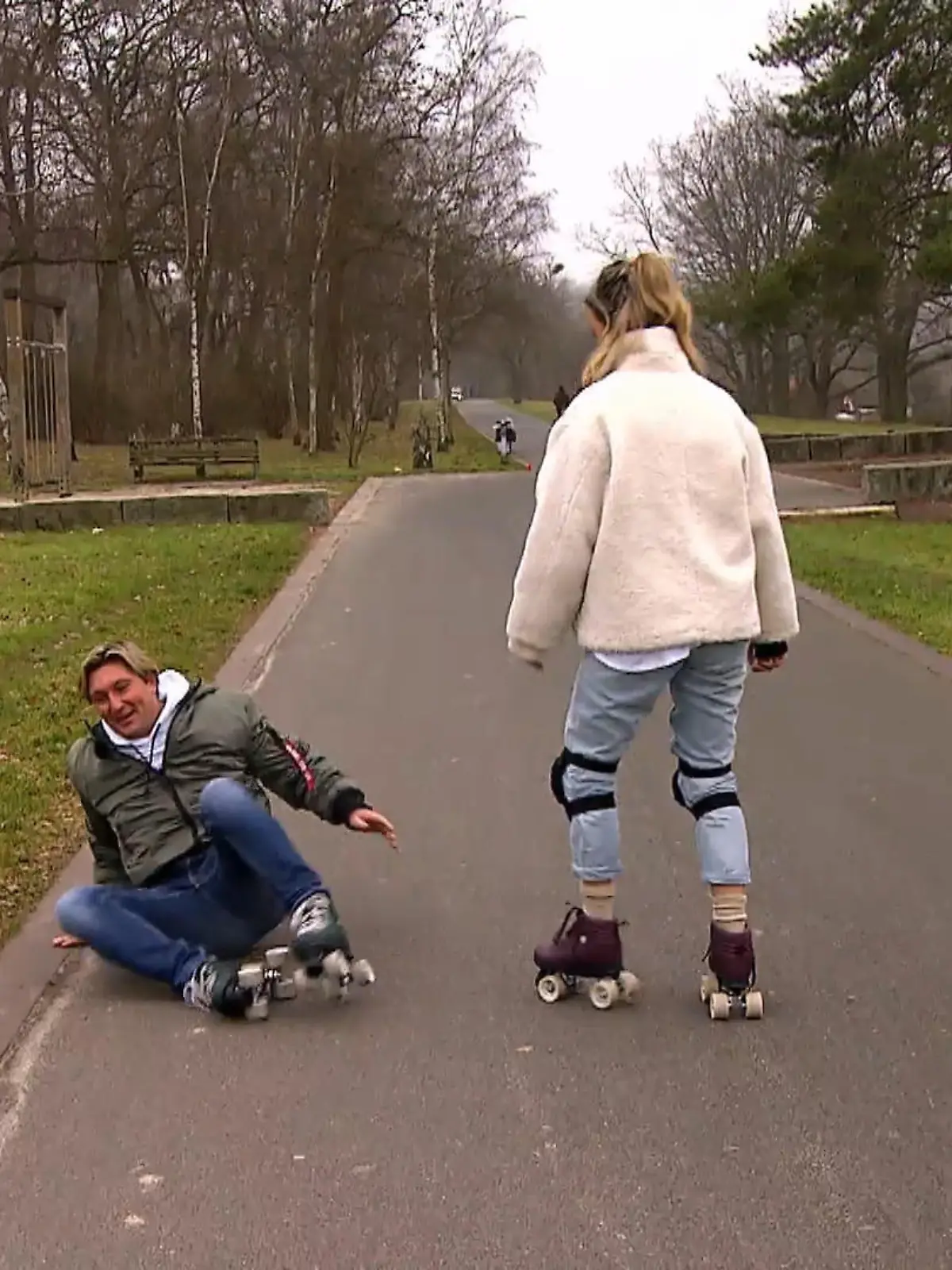 Bild zu: "Beim Date haut's Matze glatt hin"