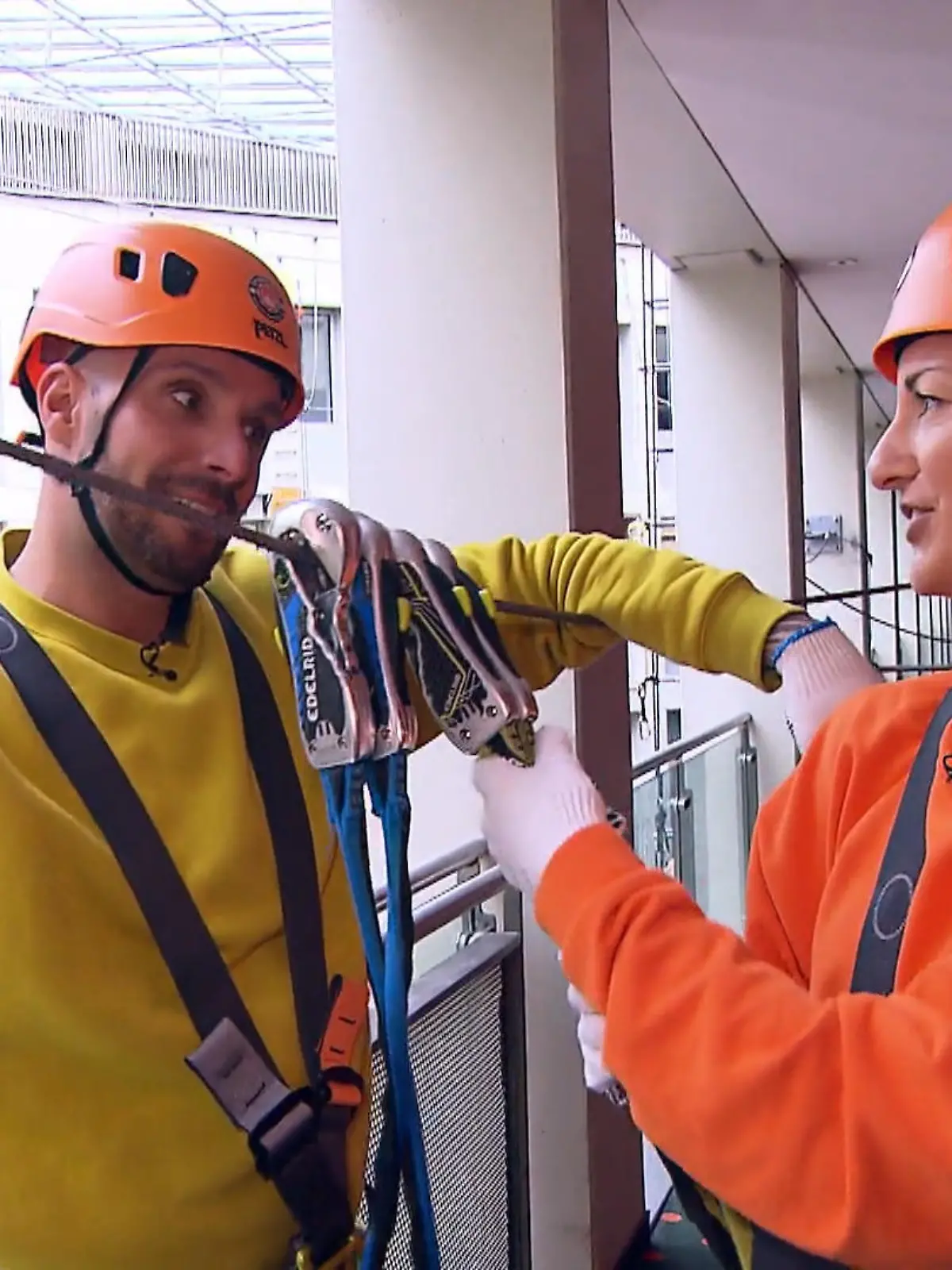 Bild zu: "David und Eva müssen einen harten Parcours absolvieren"