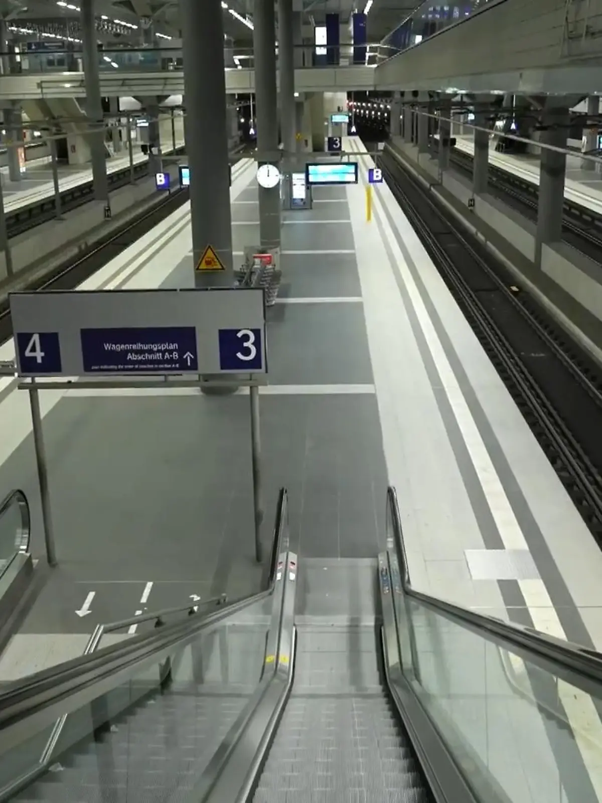 Bild zu: "Mega-Streik beim Zug-, Bus- und Flugverkehr"