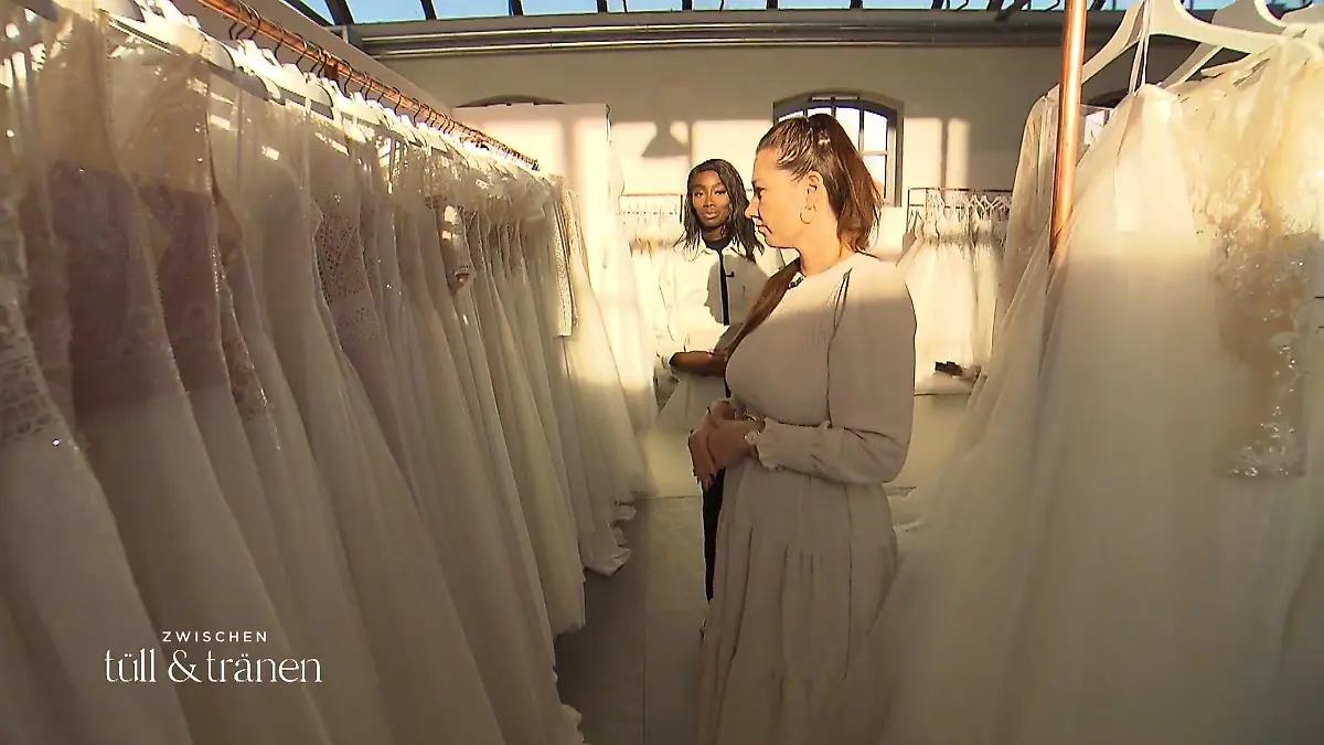 Anne möchte sich am Anzug ihres Verlobten orientieren Sonst ist es eher andersrum