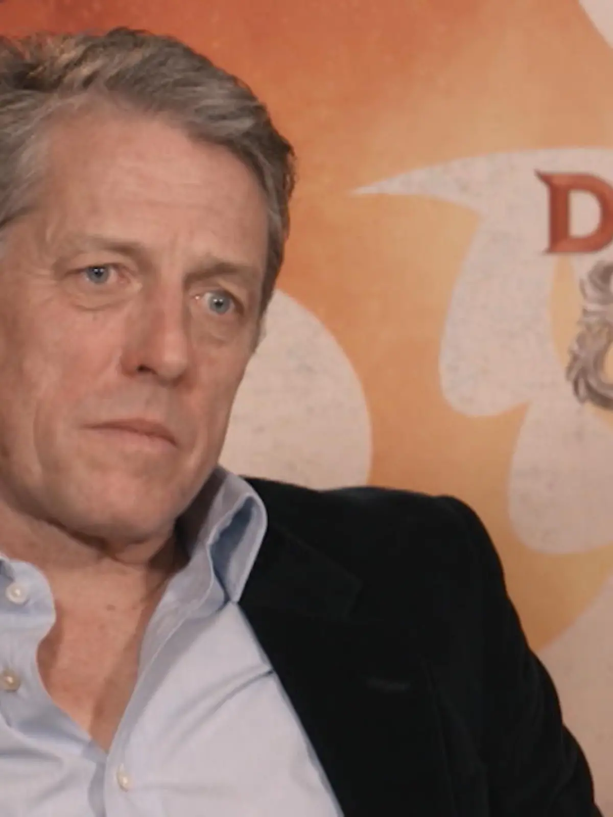 Bild zu: "Hugh Grant vergleicht sich mit Hodensack"