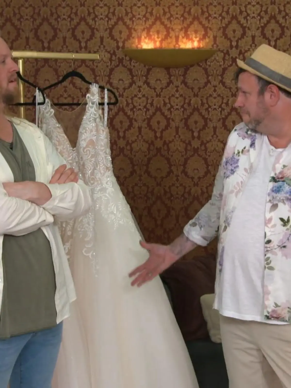 Bild zu: "Hannes und Christian treffen die Braut!"