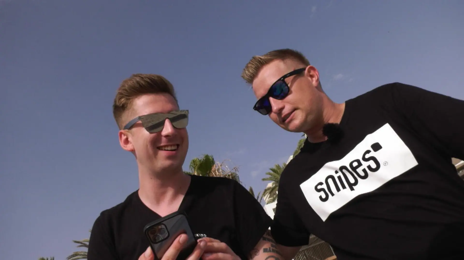 DJ Robin und Schürze singen die Originalversion ihres umstrittenen Songs "Layla" im ZDF Fernsehgarten.