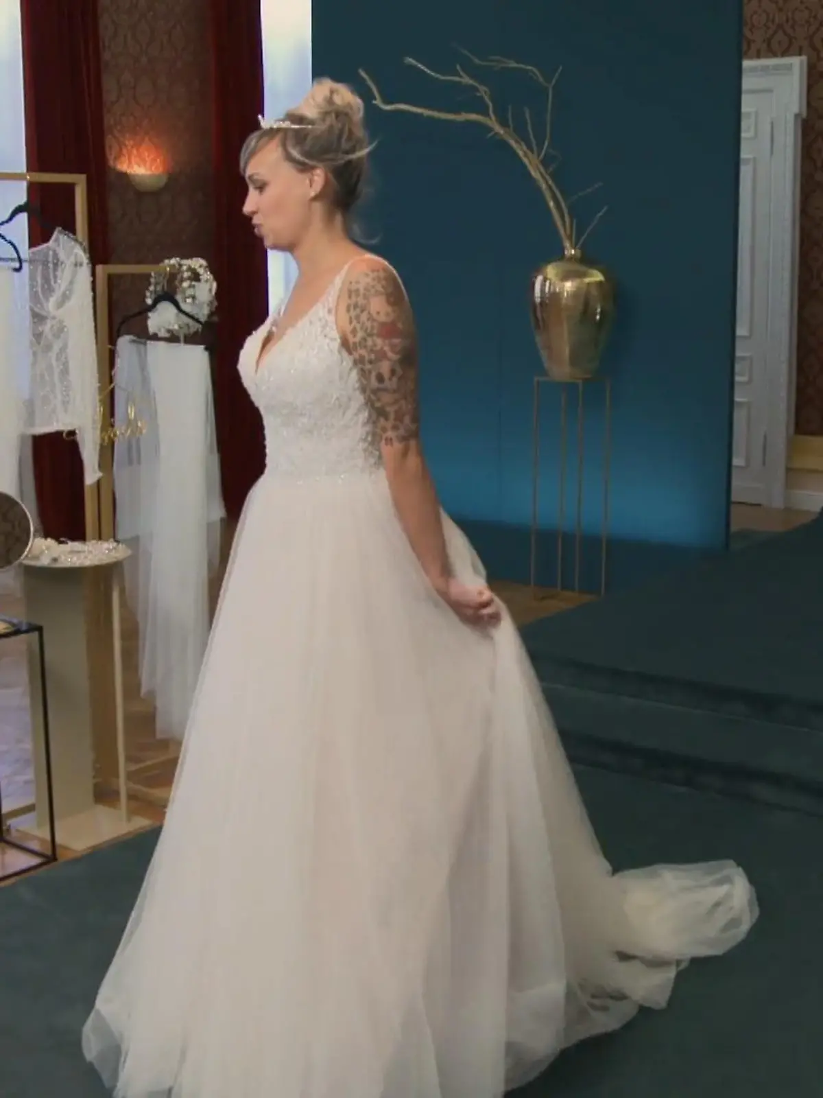 Bild zu: "Braut Sara ist überrascht"