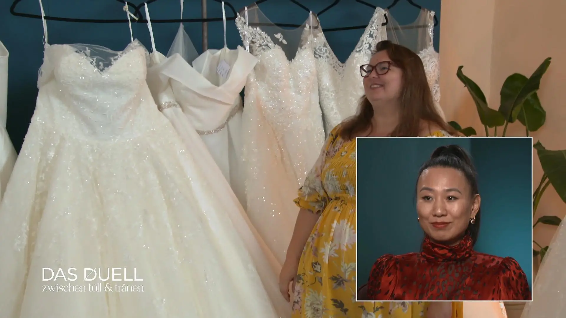 Die Braut wählt das pompöseste Kleid Drei Meter Schleppe