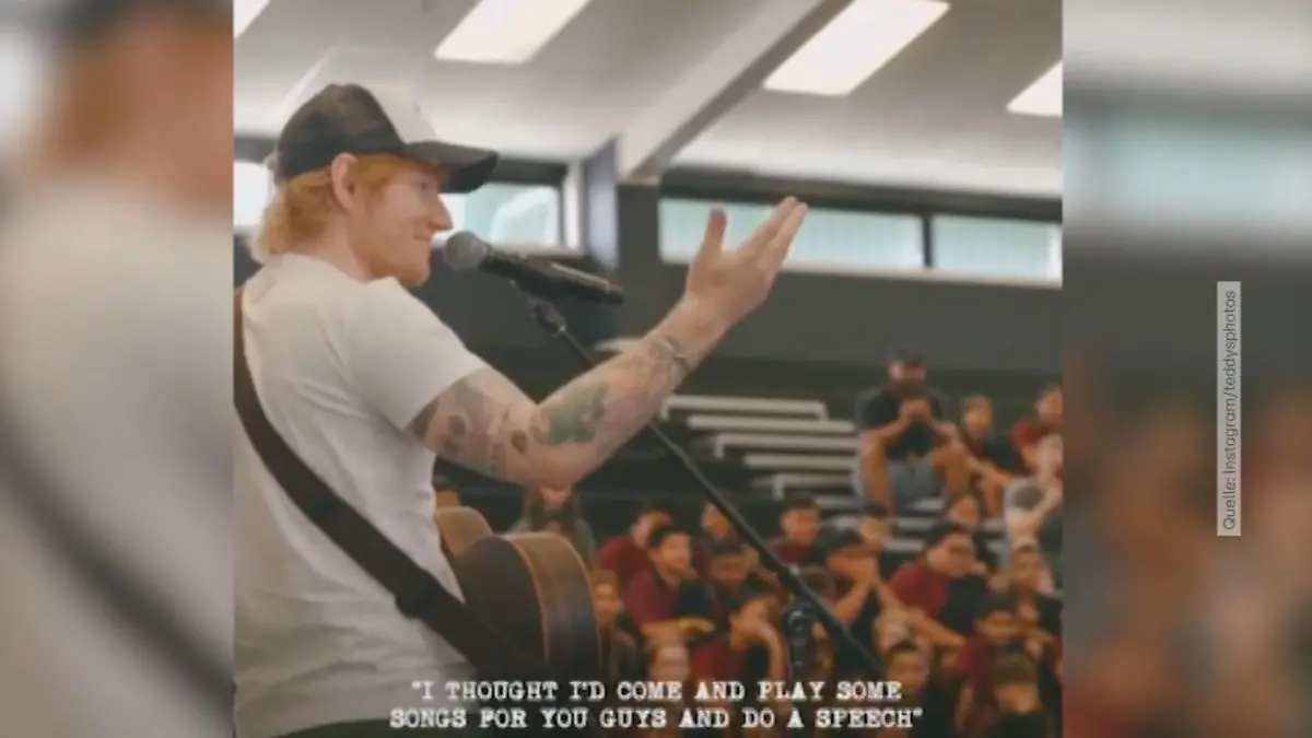 Der Sänger haut mit dieser Überraschung alle um Ed Sheeran in der Schule?