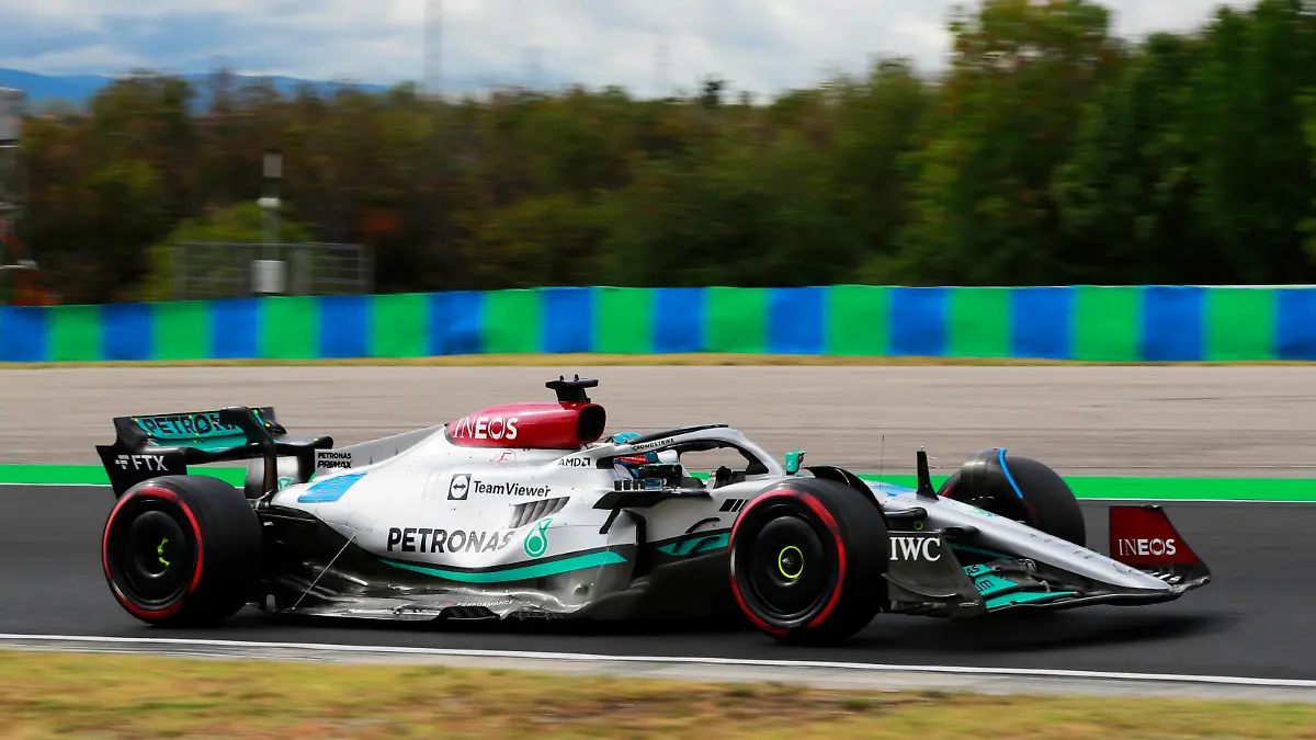  Formula 1 2022: Hungarian GP HUNGARORING, HUNGARY - JULY 30: George Russell, Mercedes W13 during the Hungarian GP at Hungaroring on Saturday July 30, 2022 in Budapest, Hungary. Photo by Steven Tee / LAT Images Images PUBLICATIONxINxGERxSUIxAUTxHUNxONLY GP2213_150159_1ST8051