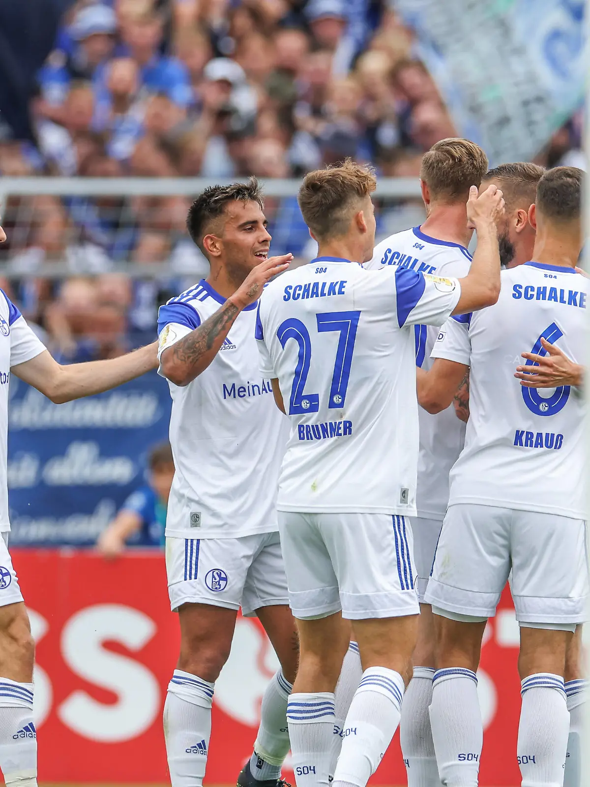  31.07.2022, Fussball, Saison 2022/2023, DFB Pokal, 1.Runde, Bremer SV - FC Schalke 04, v. l. Alex Kral FC Schalke 04, Rodrigo Zalazar FC Schalke 04, Cedric Brunner FC Schalke 04, Tom Krauß / Krauss FC Schalke 04 Foto: Tim Rehbein/RHR-FOTO Oldenburg Stadion am Marschweg NDS Deutschland xRHR-FOTO/TRx *** 31 07 2022, football, season 2022 2023, DFB Pokal, 1 round, Bremer SV FC Schalke 04, f l Alex Kral FC Schalke 04 , Rodrigo Zalazar FC Schalke 04 , Cedric Brunner FC Schalke 04 , Tom Krauß Krauss FC Schalke 04 photo Tim Rehbein RHR FOTO Oldenburg Stadion am Marschweg NDS Germany xRHR FOTO TRx