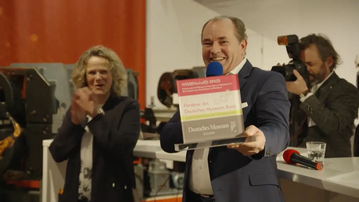 Wolfram Kons erhält Auszeichnung für Fluthilfe-Projekt WISSENschaf(f)t SPASS e.V.-Award
