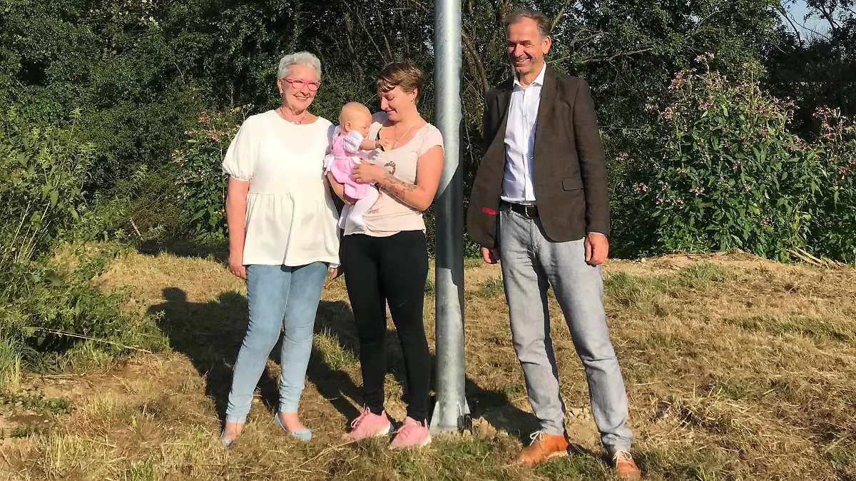 Parkplatzschild trägt Namen von Baby Alexandra Luna