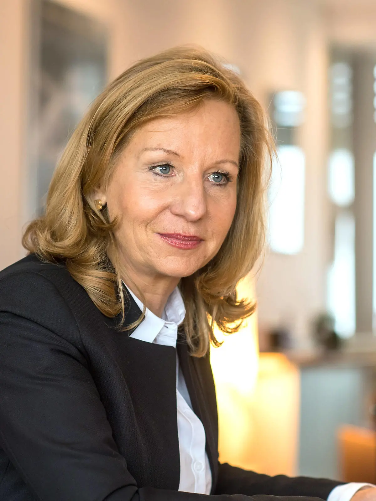  Die Intendantin des Rundfunks Berlin-Brandenburg RBB, Patricia Schlesinger Foto vom 07.11.19, sieht neue Sparrunden auf ihren Sender zukommen. Die angekuendigte Erhoehung des Rundfunkbeitrags um 86 Cent, die deutlich unter den Bedarfsanmeldungen der oeffentlich-rechtlichen Sender liegt, treffe die kleinen und mittleren Sender besonders, sagte Schlesinger dem Evangelischen Pressedienst epd. Der RBB sei bereits sehr schlank aufgestellt, er habe kein Polster: Da bleibt wenig Speck auf der Rippe. Wir stecken das meiste Geld ins Programm. Siehe epd-Gespraech vom 12.12.2019 RBB-Intendantin Patricia Schlesinger *** The director of the Berlin Brandenburg radio station RBB, Patricia Schlesinger, photo of 07 11 19, sees new sparring sessions approaching her station. The announced increase of the radio contribution by 86 cents, which is si Copyright: epd-bild/ChristianxDitsch