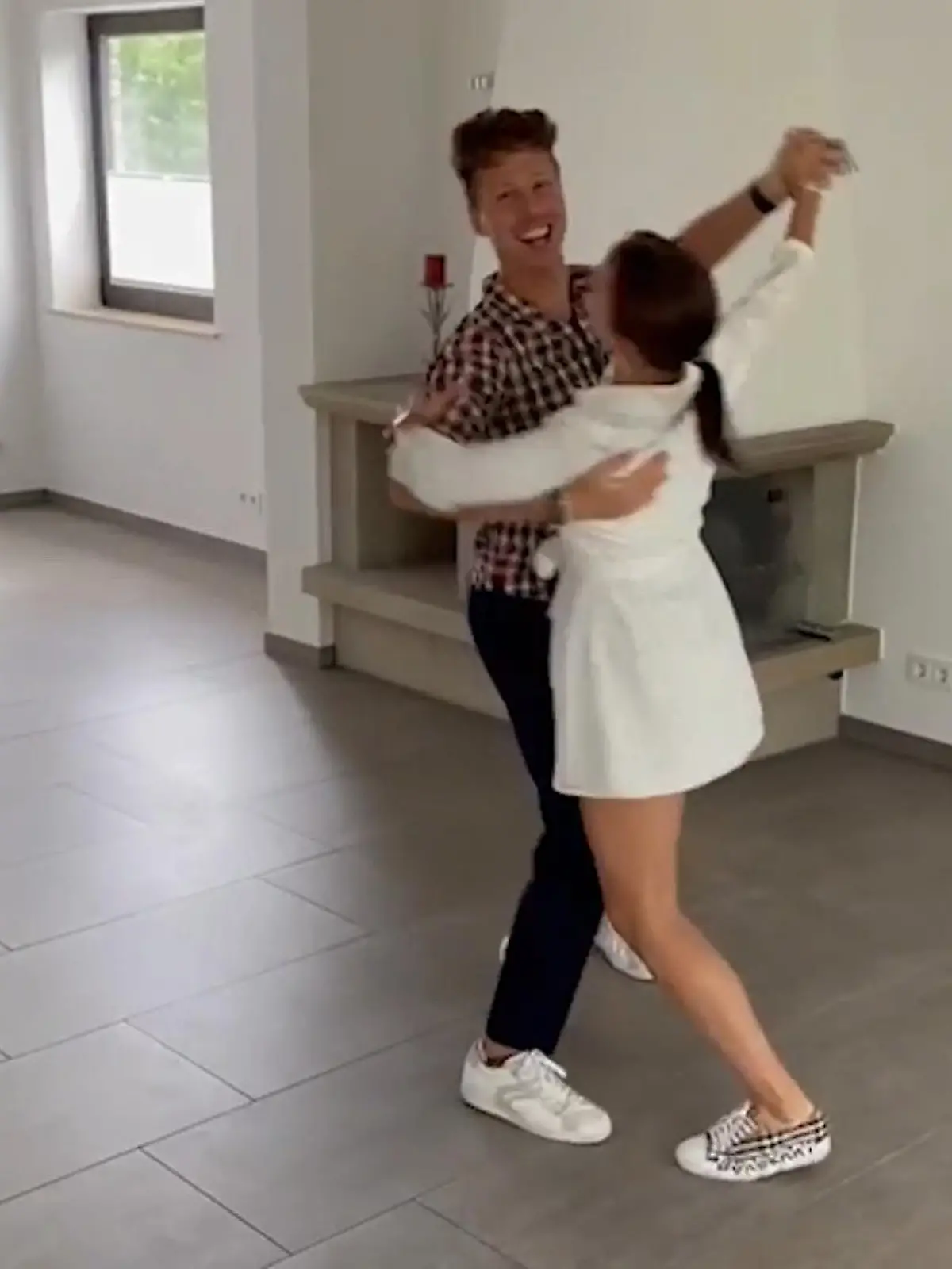 Bild zu: "Hier weihen Valentin & Renata ihre eigene Wohnung ein"