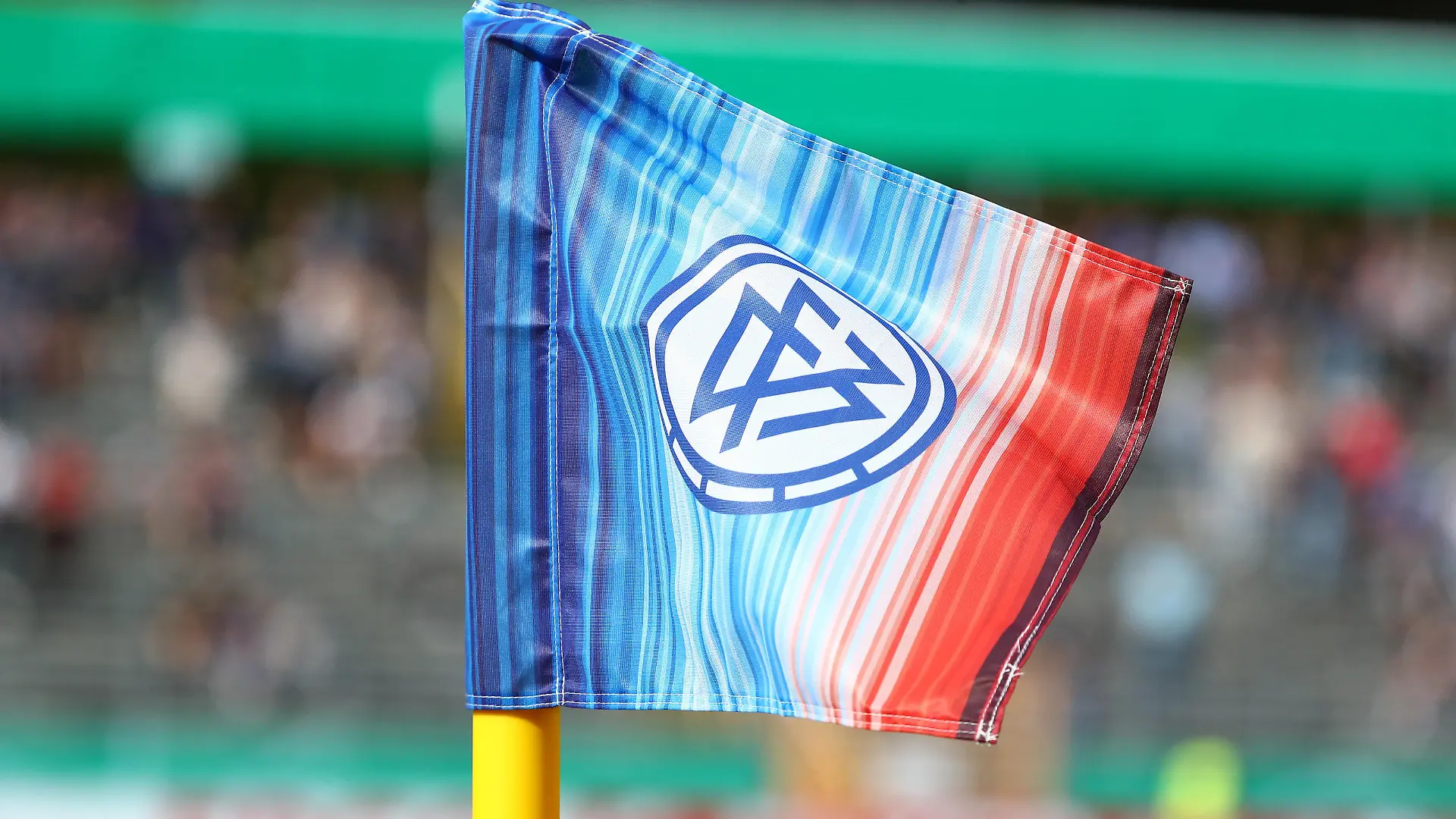 Die Eckfahne im Design anlaesslich des Aktions-Spieltages Klimaschutz 1. FC Kaan-Marienborn vs 1. FC Nuernberg, Fussball, DFB-Pokal, 29.07.2022 DFB regulations prohibit any use of photographs as image sequences and/or quasi-video. 1. FC Kaan-Marienborn vs 1. FC Nuernberg, Fussball, DFB-Pokal, 29.07.2022 Siegen *** The corner flag in the design on the occasion of the action match day Klimaschutz 1 FC Kaan Marienborn vs 1 FC Nuernberg, football, DFB Pokal, 29 07 2022 DFB regulations prohibit any use of photographs as image sequences and or quasi video 1 FC Kaan Marienborn vs 1 FC Nuernberg, football, DFB Pokal, 29 07 2022 Siegen Copyright: xEibner-Pressefotox EP_RWS