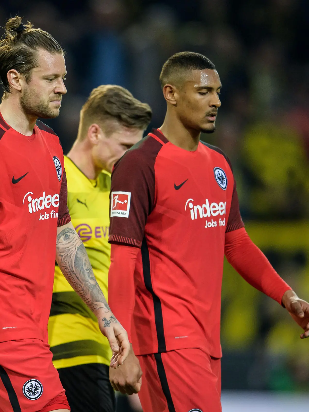 Marco Russ (Eintracht Frankfurt #23) und Sebastian Haller (Eintracht Frankfurt #9)