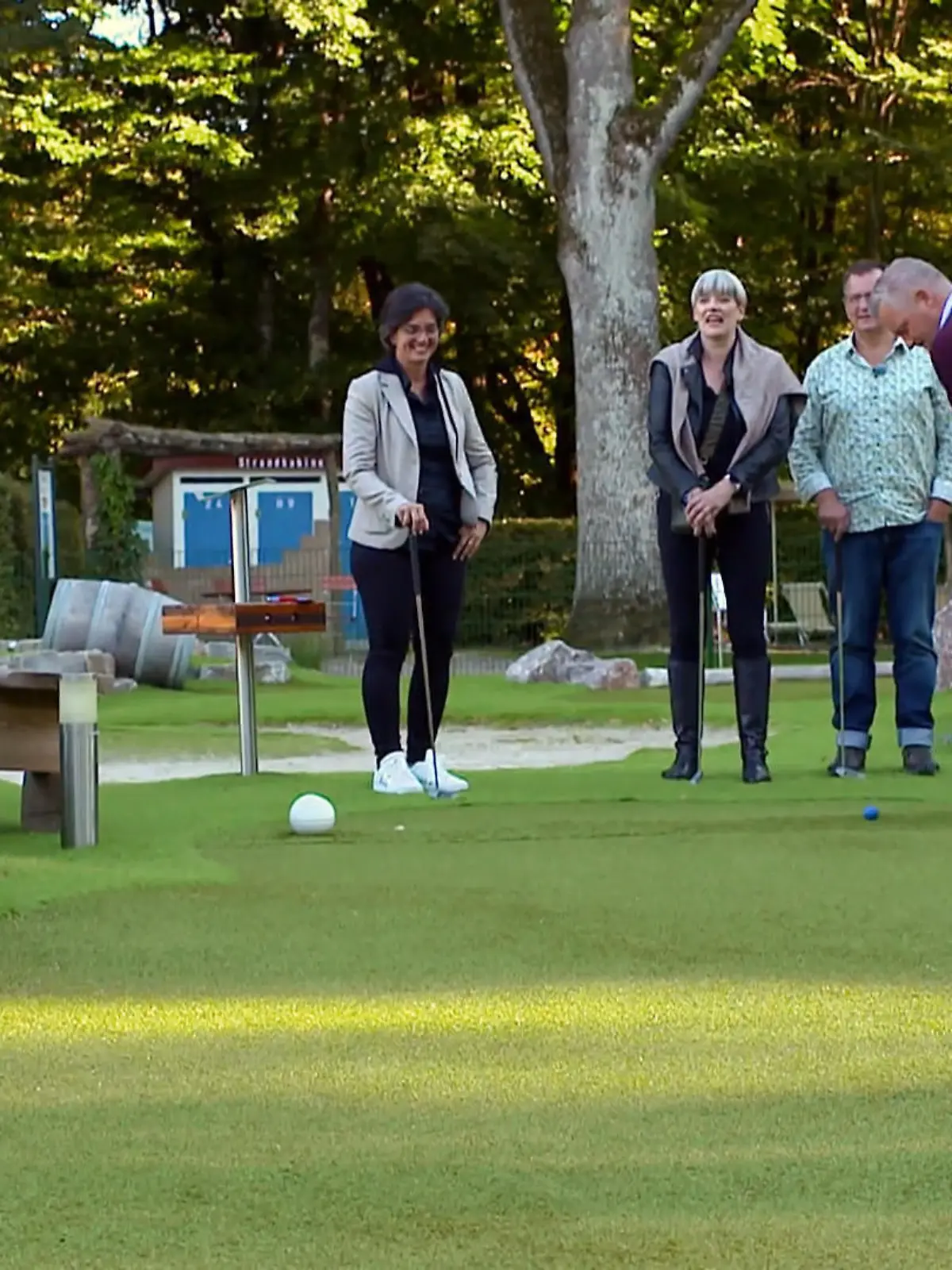 Bild zu: "Einmal "Adventure Golf" bitte"