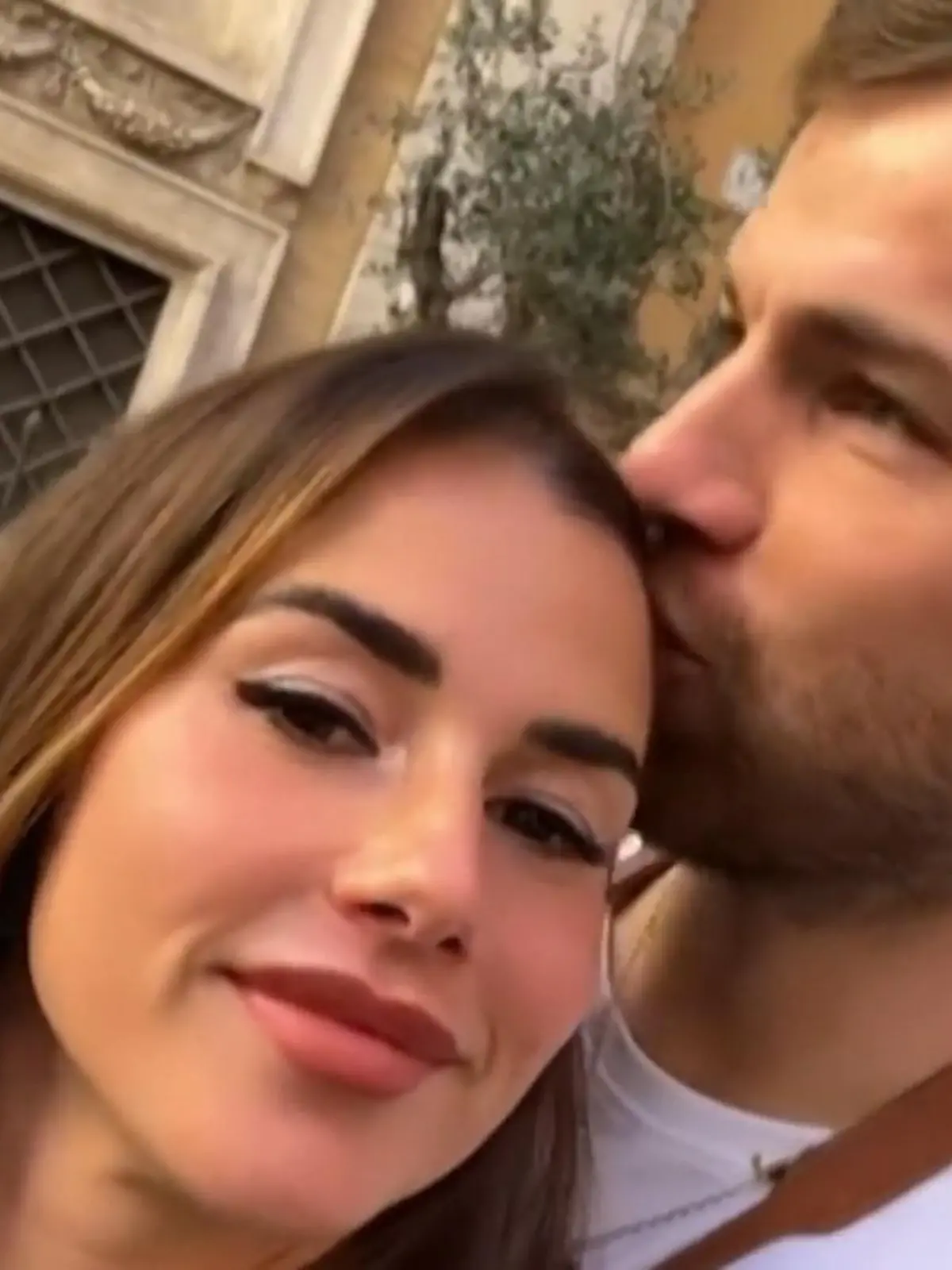 Bild zu: "Sarah und Julian Engels feiern Zweisamkeit im Liebesurlaub"