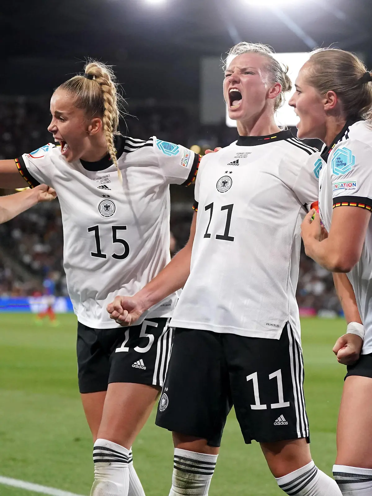  Germany v France - UEFA Women s Euro 2022 - Semi Final - Stadium MK Germany s Alexandra Popp celebrates scoring their side s second goal of the game during the UEFA Women s Euro 2022 semi-final match at Stadium MK, Milton Keynes. Picture date: Wednesday July 27, 2022. Use subject to restrictions. Editorial use only, no commercial use without prior consent from rights holder. PUBLICATIONxNOTxINxUKxIRL Copyright: xNickxPottsx 68065397