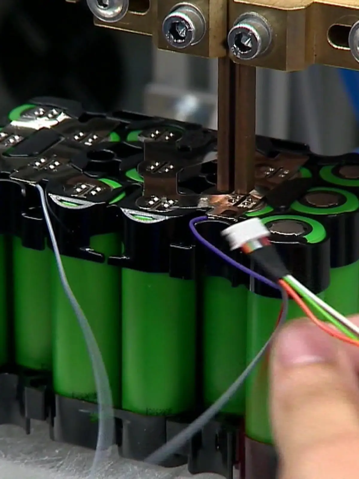 Bild zu: "Erstes Batterieforschungszentrum"