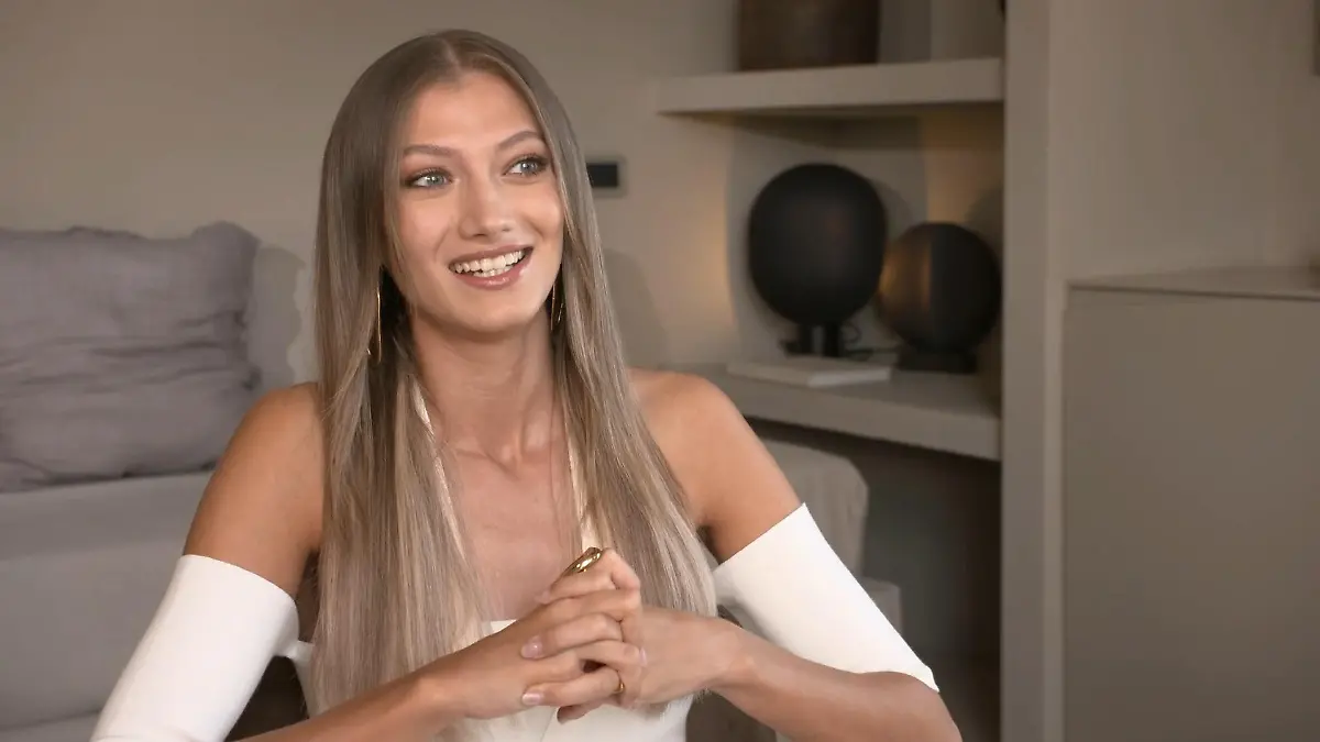 Dieser Megastar bringt sie total ins Schwitzen DSDS-Jurorin Leony
