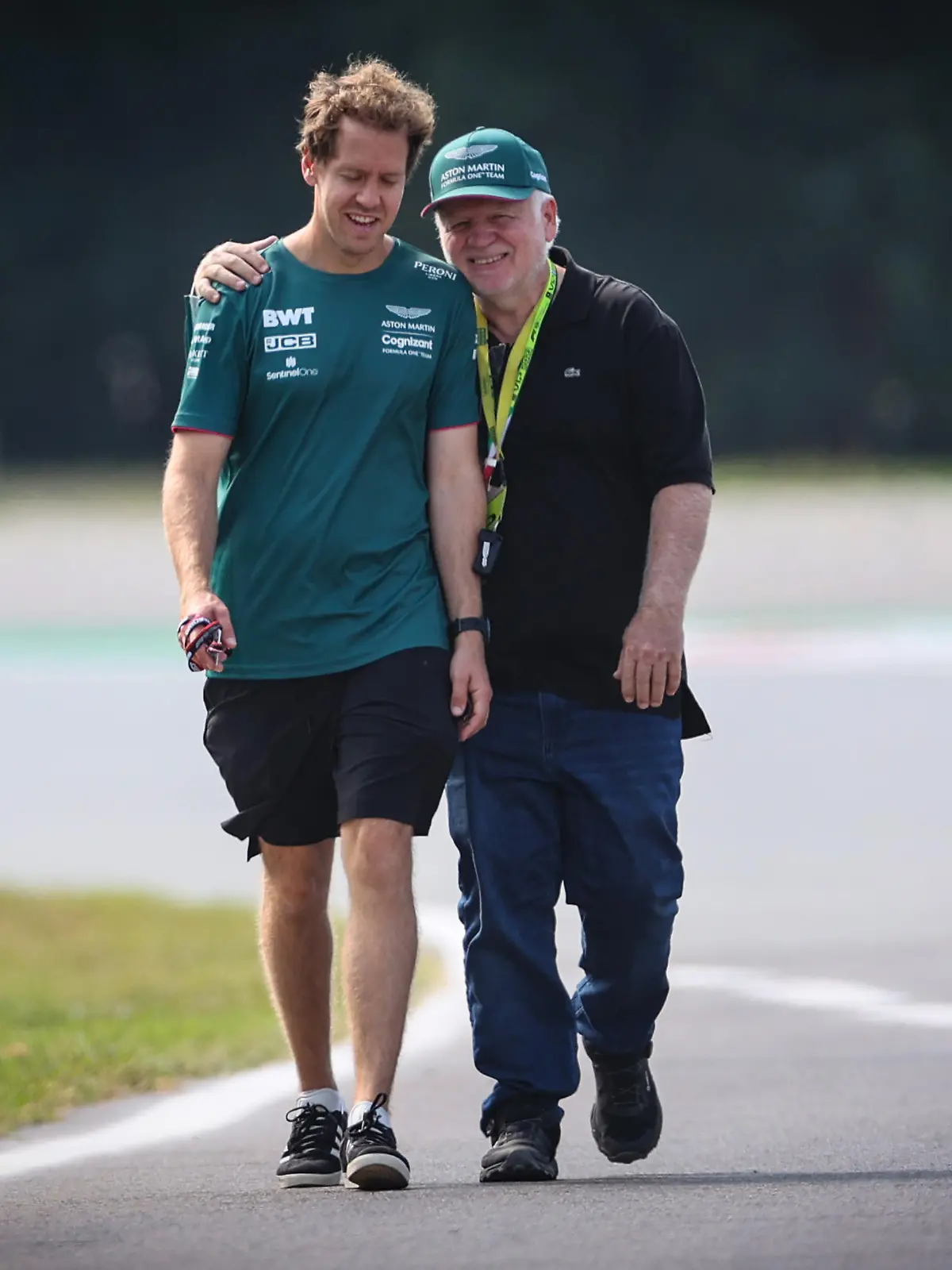 Sebastian Vettel (GER) Aston Martin F1 Team walks the circuit with his father Norbert Vettel (GER
09.09.2021. Formula 1 World Championship, Rd 14, Italian Grand Prix, Monza, Italy, Preparation Day.
- www.xpbimages.com, EMail: requests@xpbimages.com © Copyright: Charniaux / XPB Images